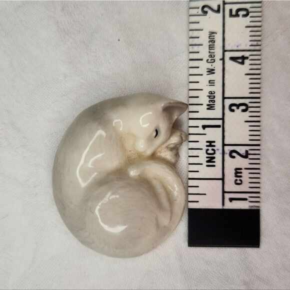 Miniature Ceramic Porcelain Cat - Picture 6 of 8